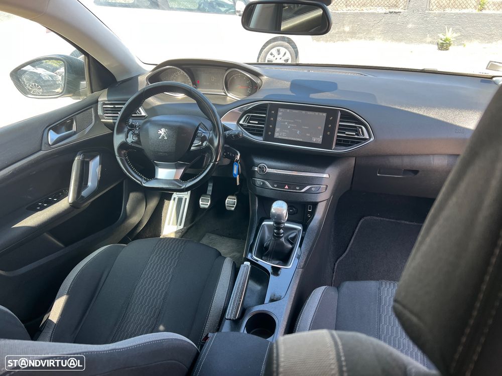 Peugeot 308 SW 1.2 PureTech Style J17 - 25