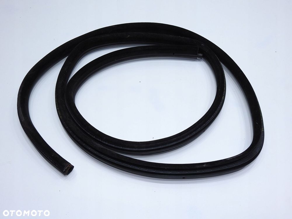 USZCZELKA DRZWI PRAWY TYŁ BMW E91 - 2