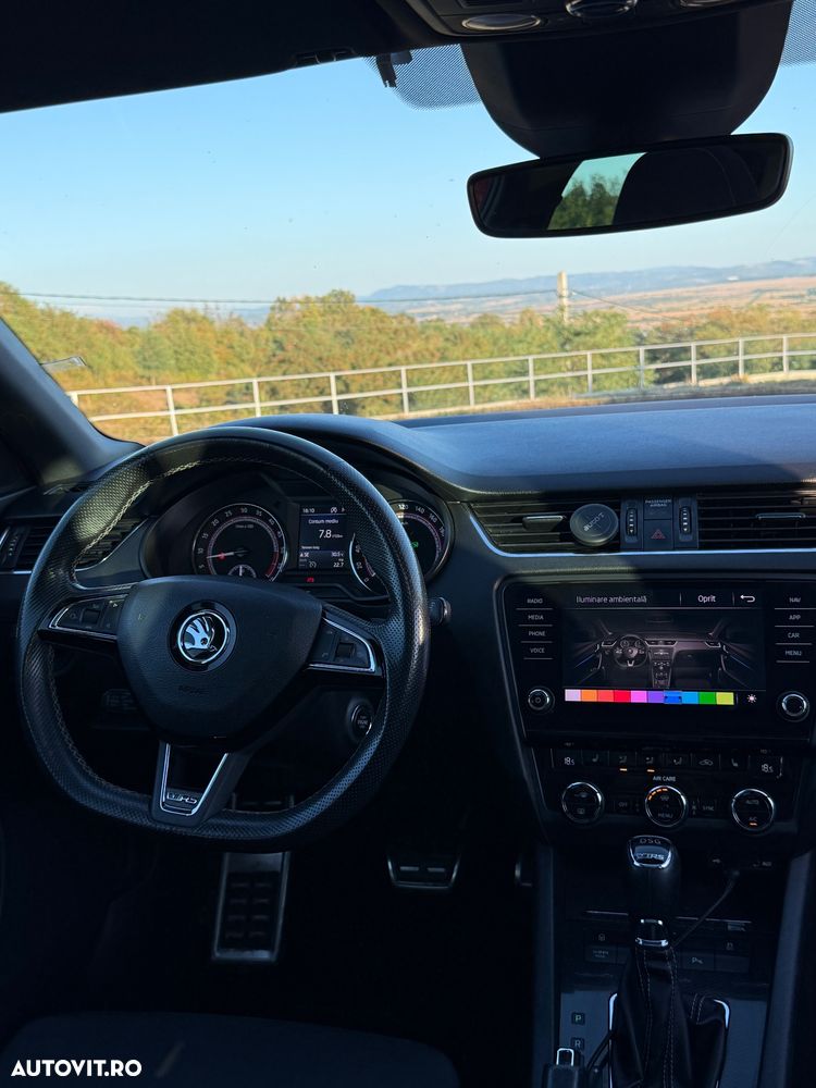 Skoda Octavia 2.0 TDI DSG RS - 10