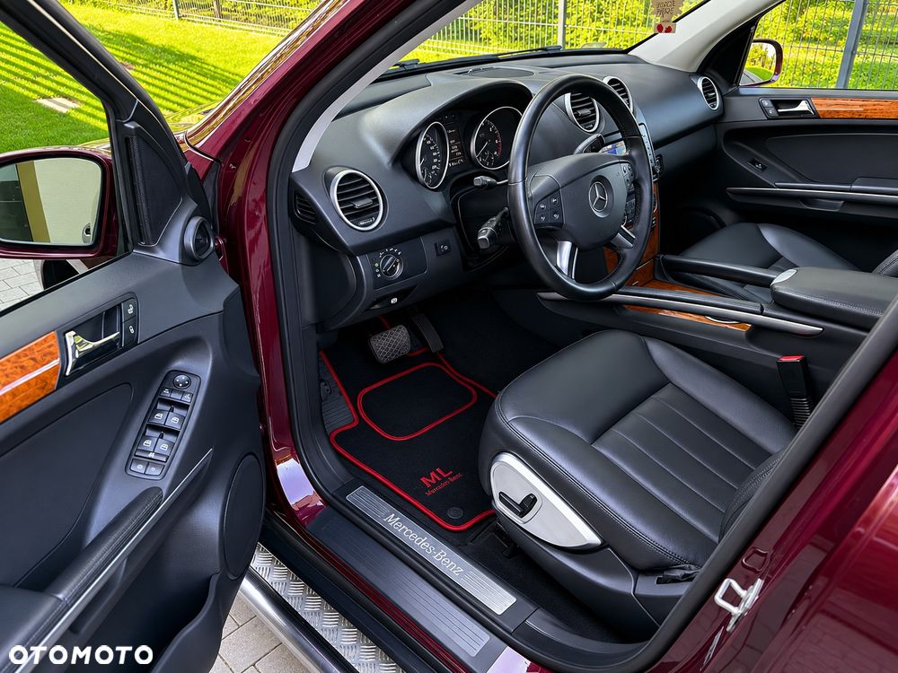Mercedes-Benz ML 350 4Matic 7G-TRONIC Edition 10 - 23