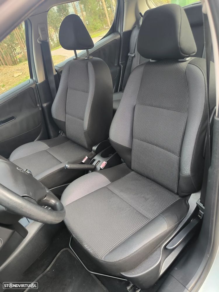 Peugeot 207 1.4 16V Urban - 8