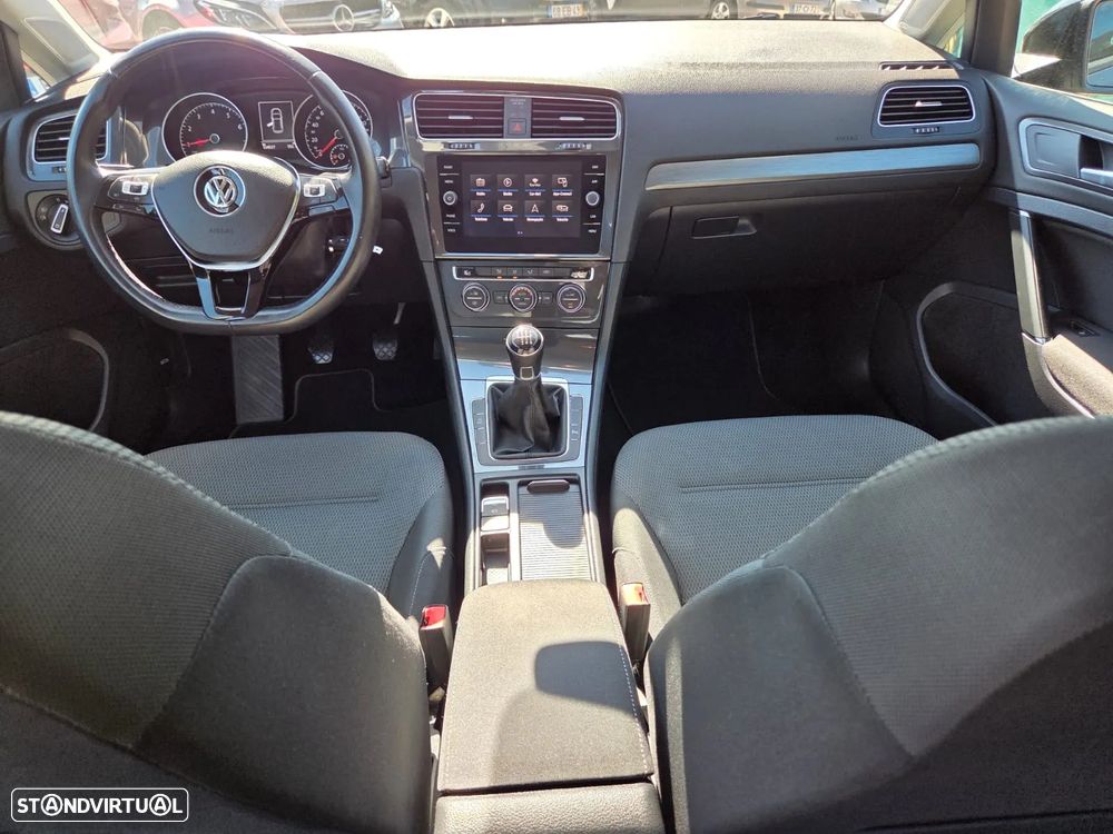 VW Golf 1.0 TSI Confortline - 11