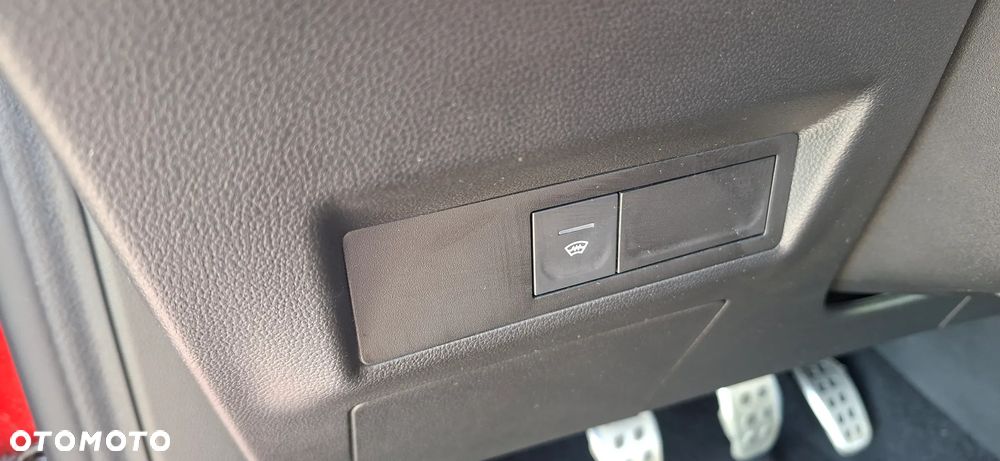 Renault Captur TCe 140 GPF R.S LINE - 24