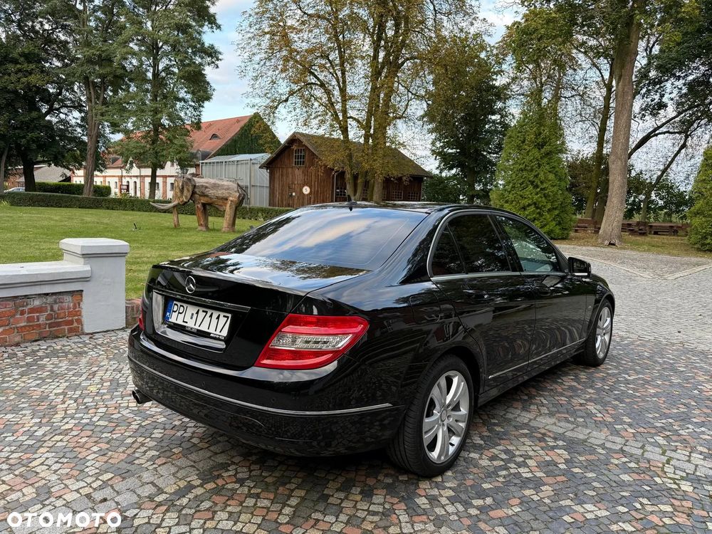 Mercedes-Benz Klasa C 180 T CGI Automatik BlueEFFICIENCY Avantgarde - 5