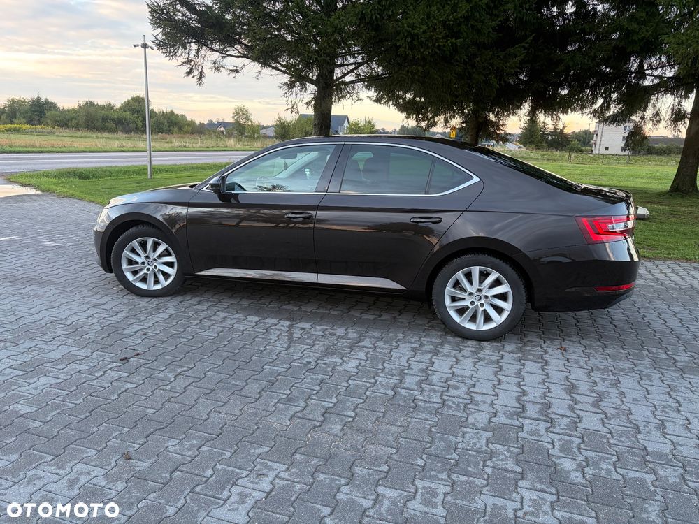 Skoda Superb 2.0 TDI Style DSG - 7