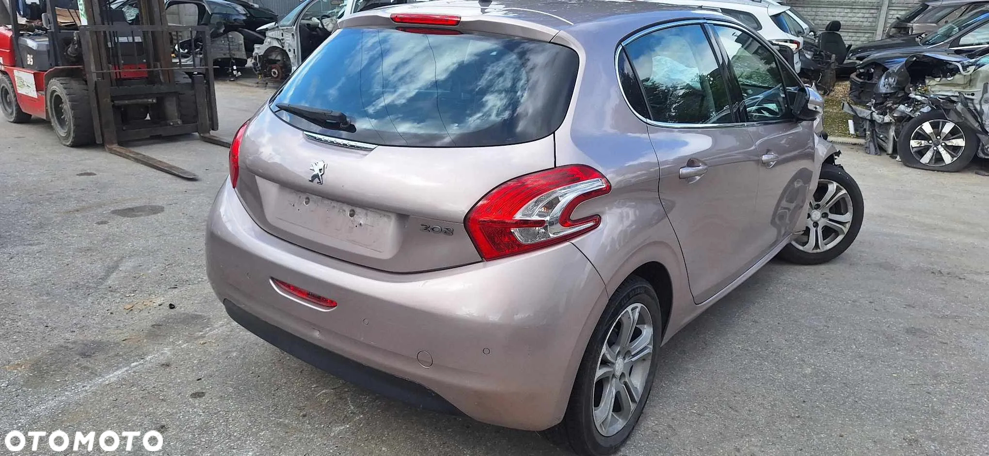 Peugeot 208 lampa tył prawa - 2