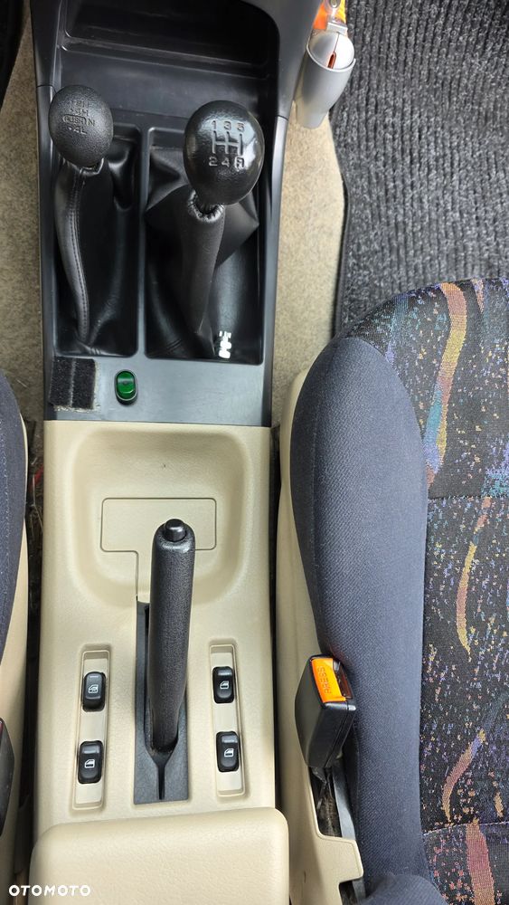 Nissan Terrano 2.7 TDi Comfort - 29