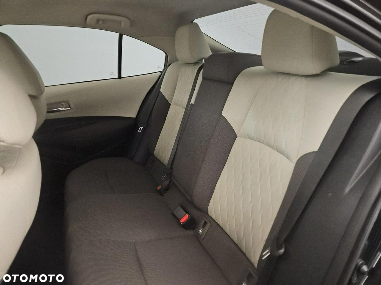 Toyota Corolla 1.6 Comfort - 24