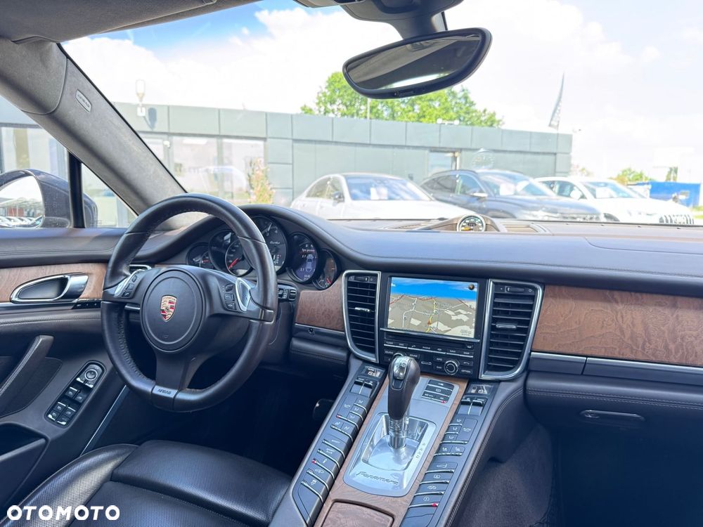 Porsche Panamera - 21