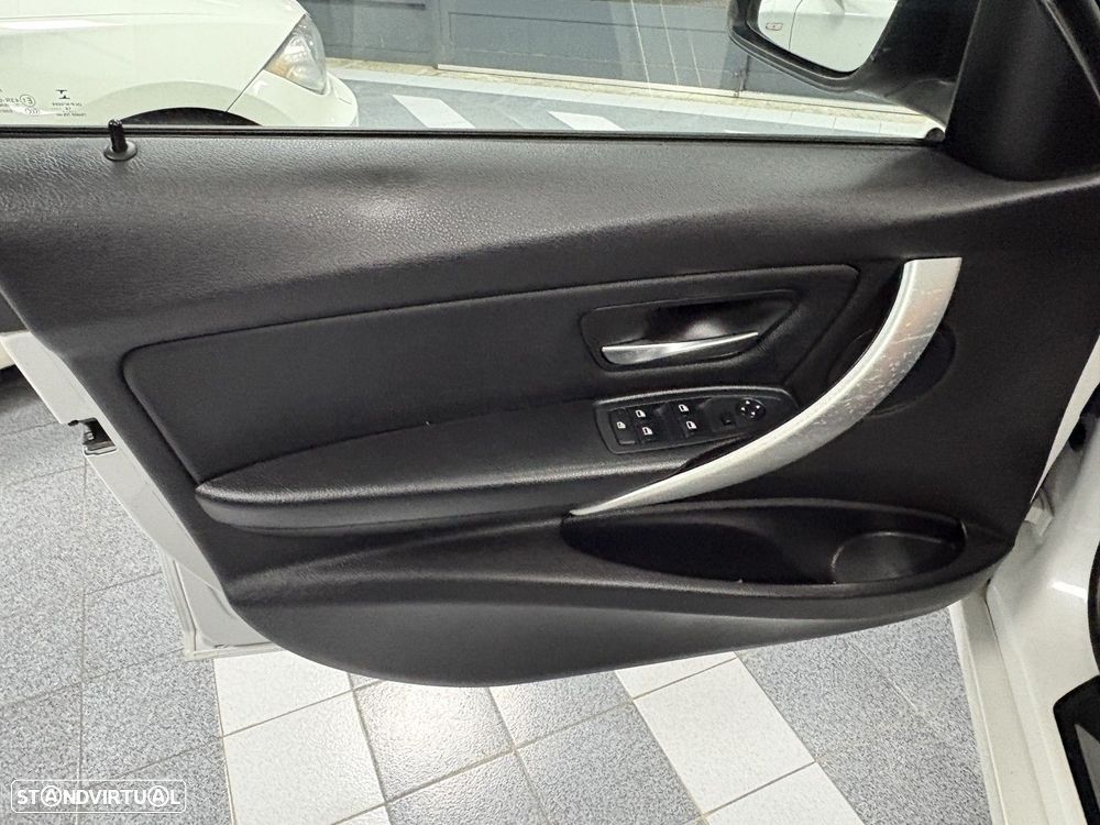 BMW 316 d Line Sport Shadow - 12