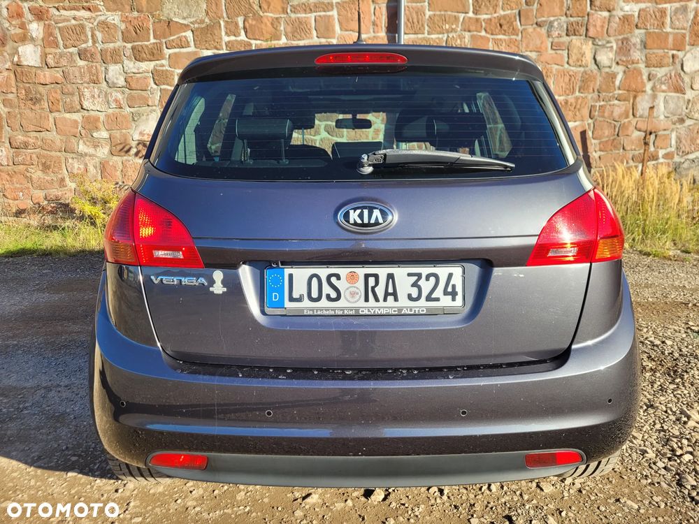 Kia Venga 1.6 CVVT Fifa World Cup Edition - 8