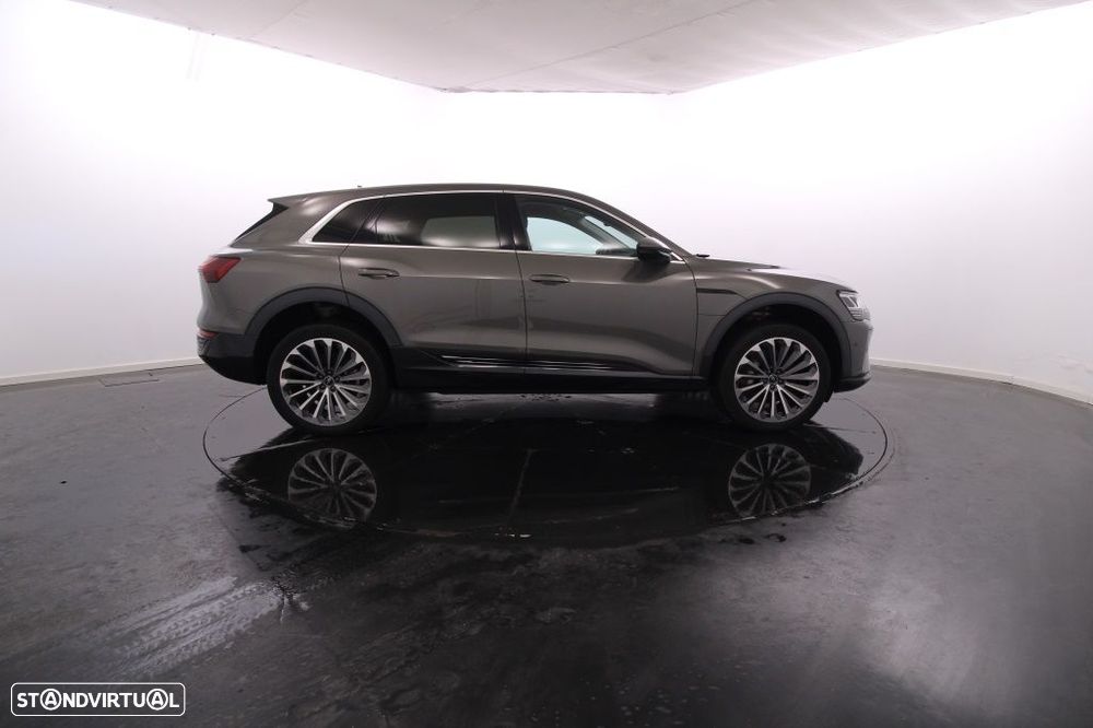 Audi Q8 e-Tron 55 quattro Advanced - 9