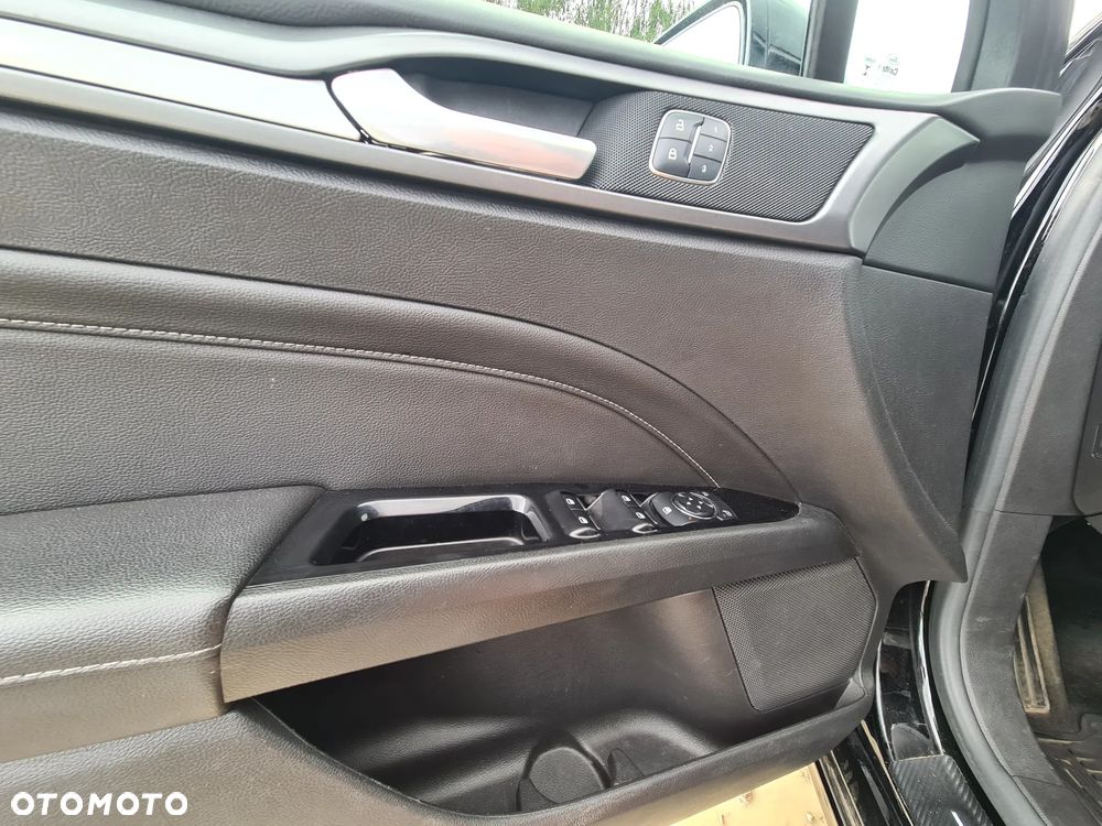 Ford Fusion - 23