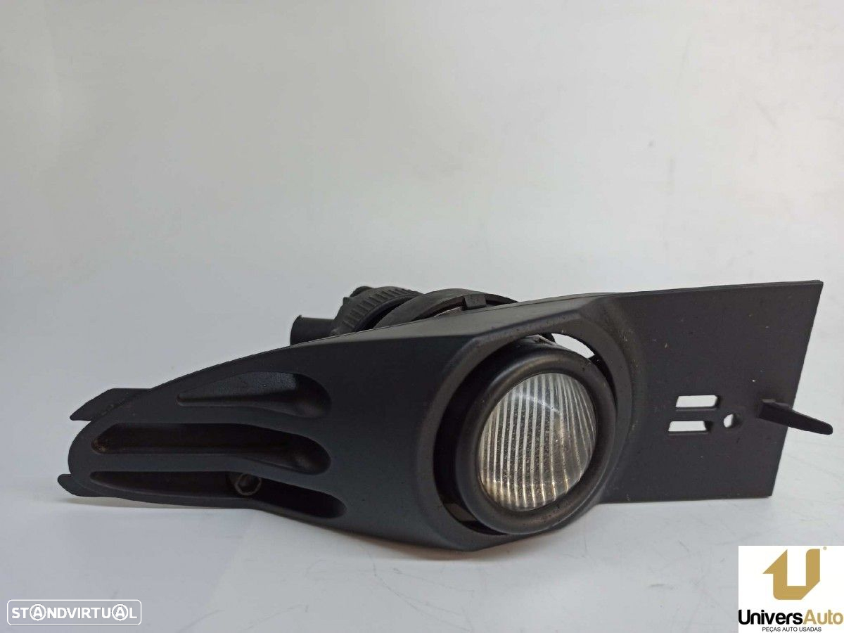 FAROL DE NEVOEIRO DIREITO BMW SERIE 7 (E65/E66) 740D - 6