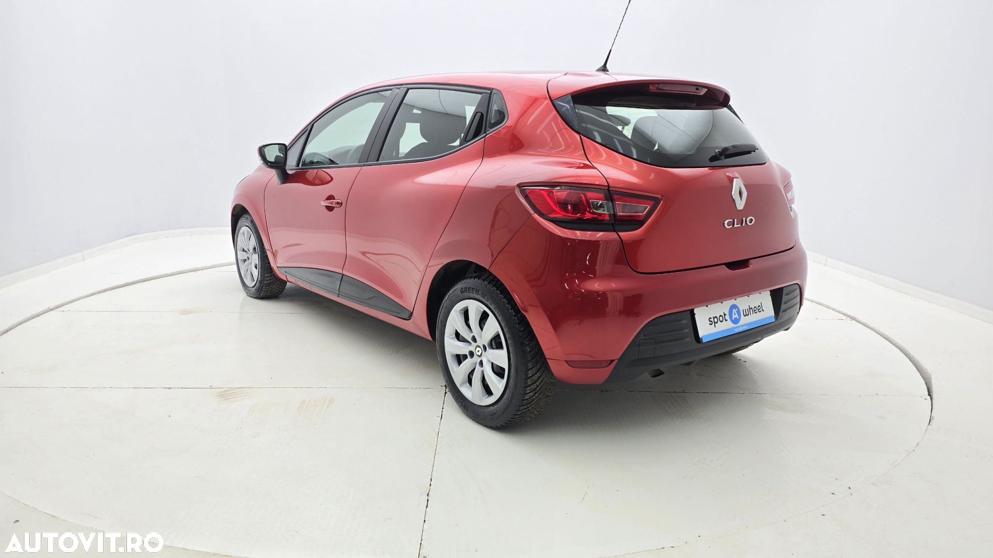 Renault Clio - 8