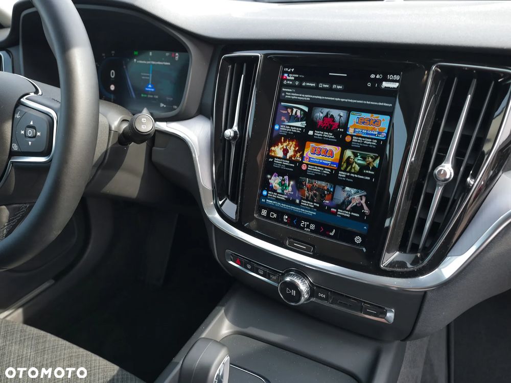 Volvo V60 B3 B DKG Momentum Pro - 16