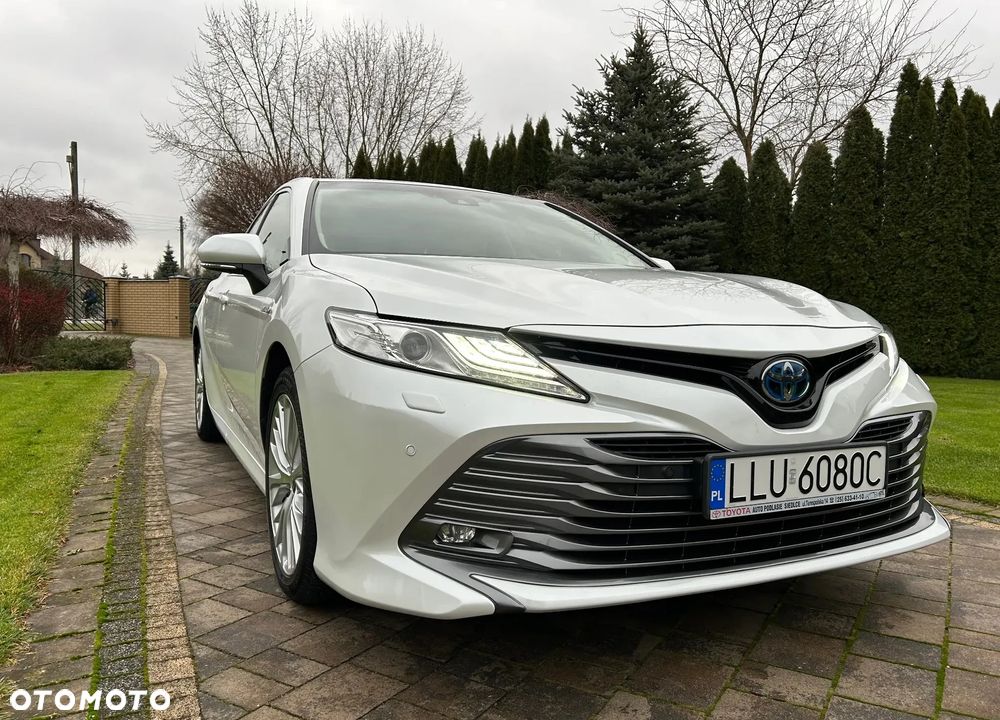 Toyota Camry - 1