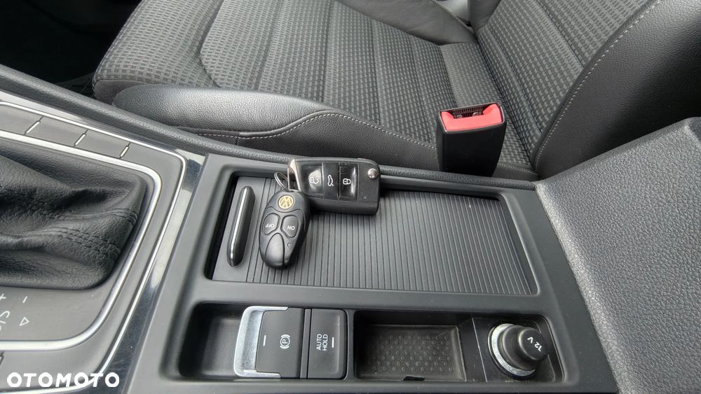 Volkswagen Golf 1.6 TDI Highline DSG - 32