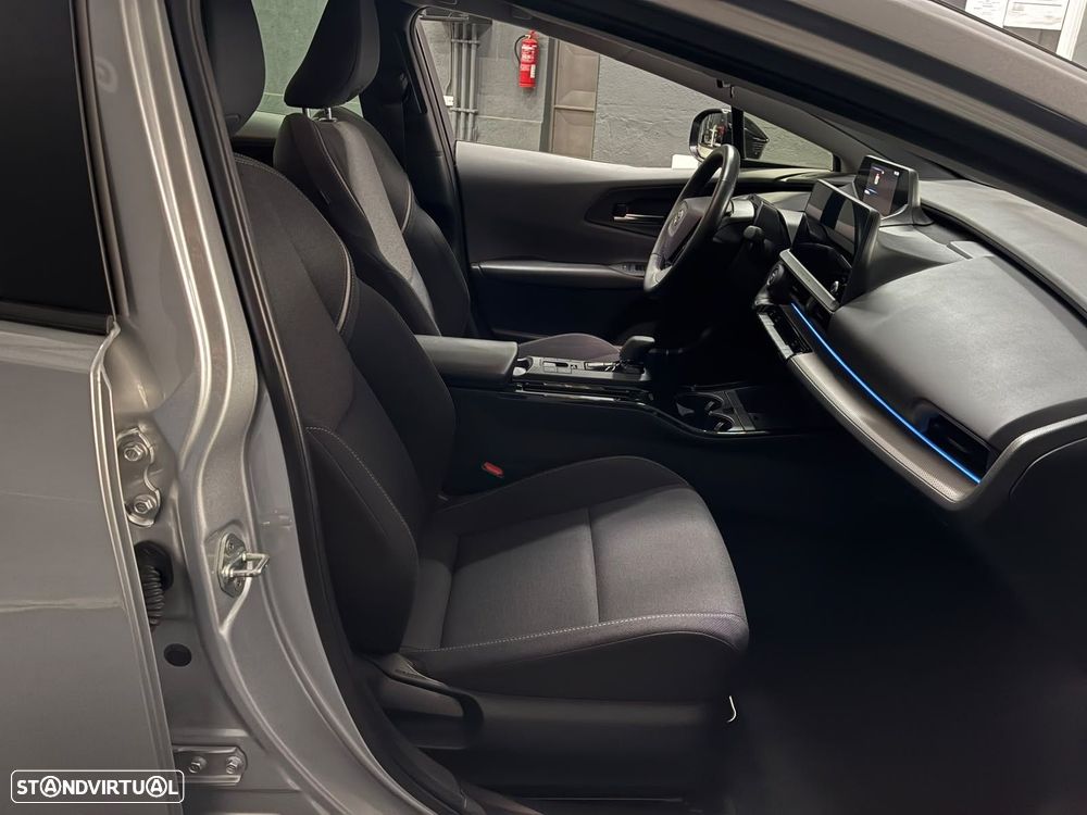 Toyota Prius - 30