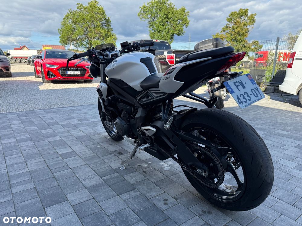 Triumph Street Triple - 5