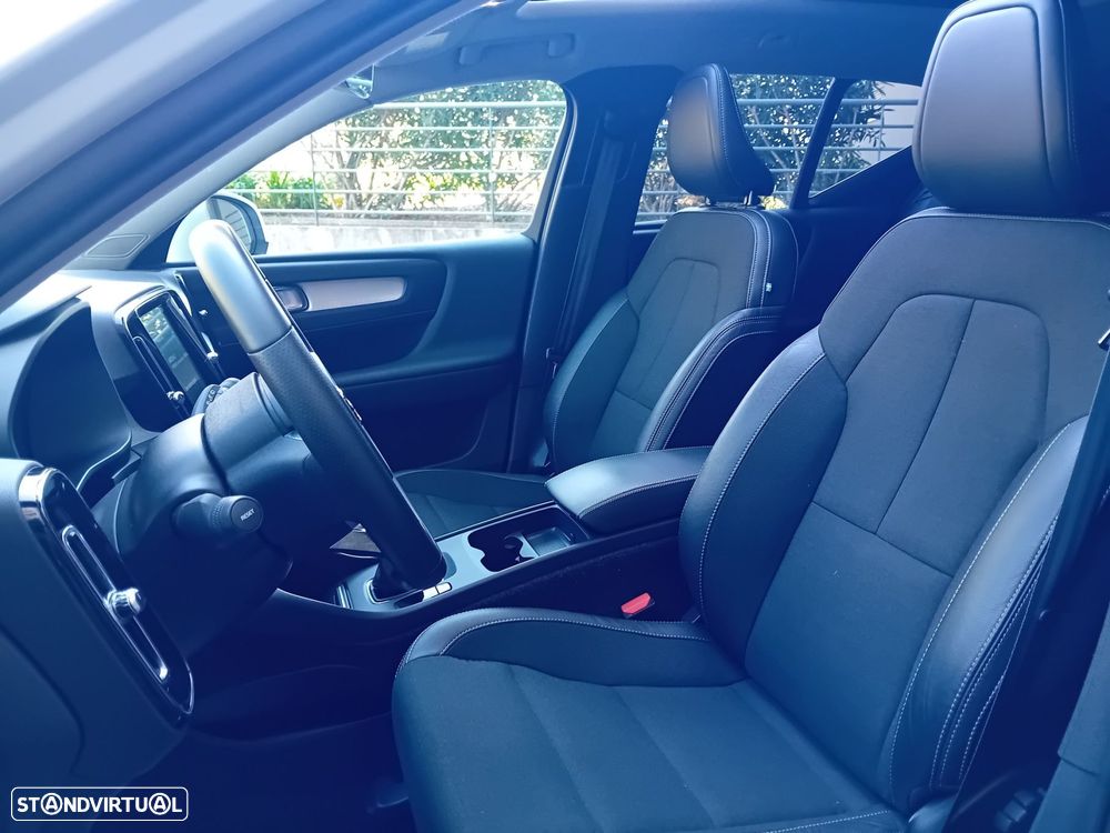 Volvo XC 40 1.5 T3 Momentum Tech Edition - 16