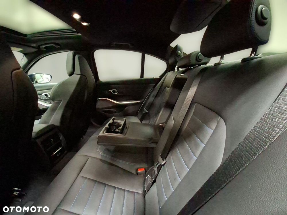BMW Seria 3 - 18