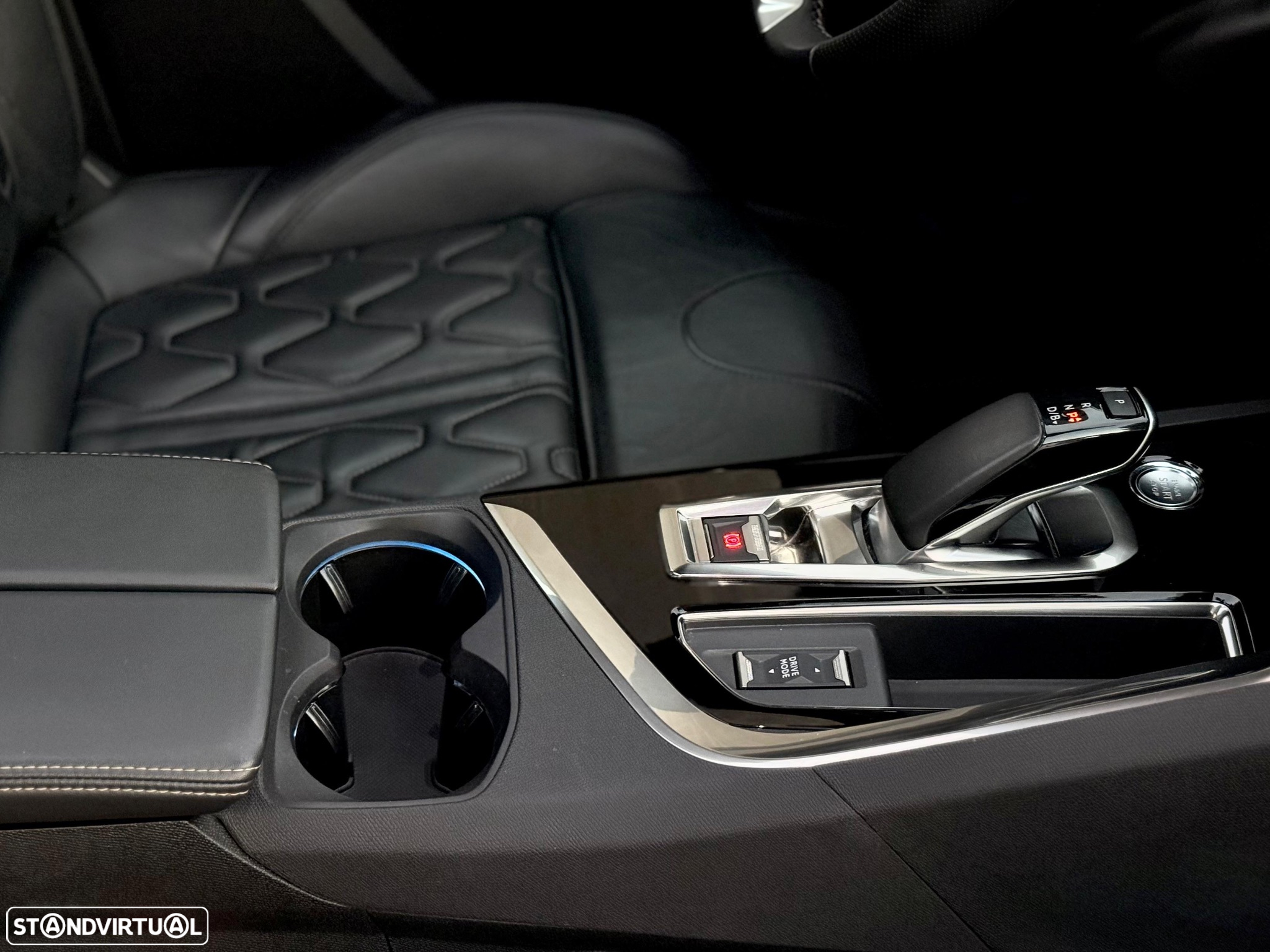Peugeot 3008 1.6 Hybrid GT Pack e-EAT8 - 38