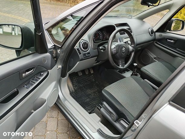 Suzuki SX4 1.9 DDiS 4WD GS / Premium - 11