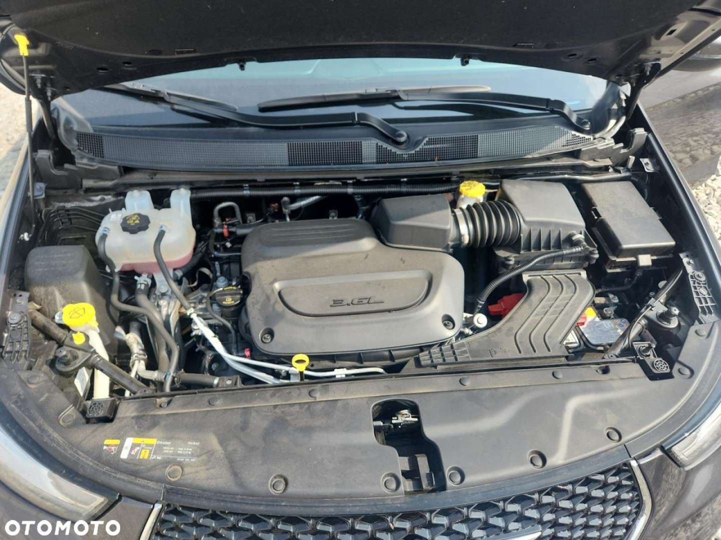 Chrysler Pacifica - 8