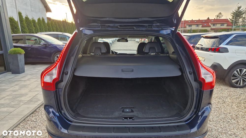 Volvo XC 60 D4 Geartronic Momentum - 28