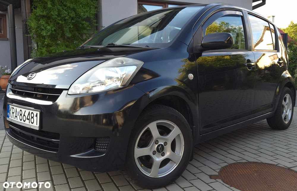 Daihatsu Sirion - 1