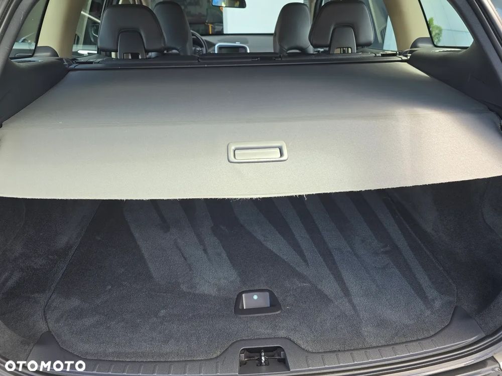 Volvo XC 60 D4 AWD R-Design Momentum - 13