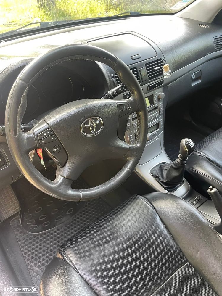 Toyota Avensis SW 2.2 D-4D Premium - 10