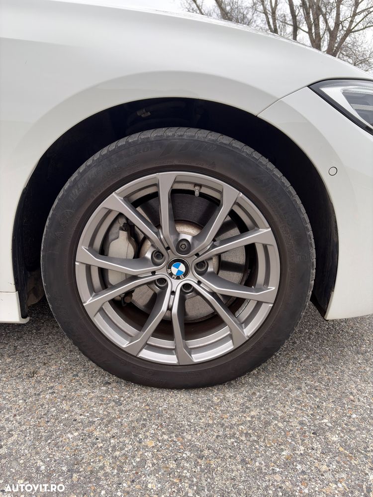 BMW Seria 3 330e Aut. - 13