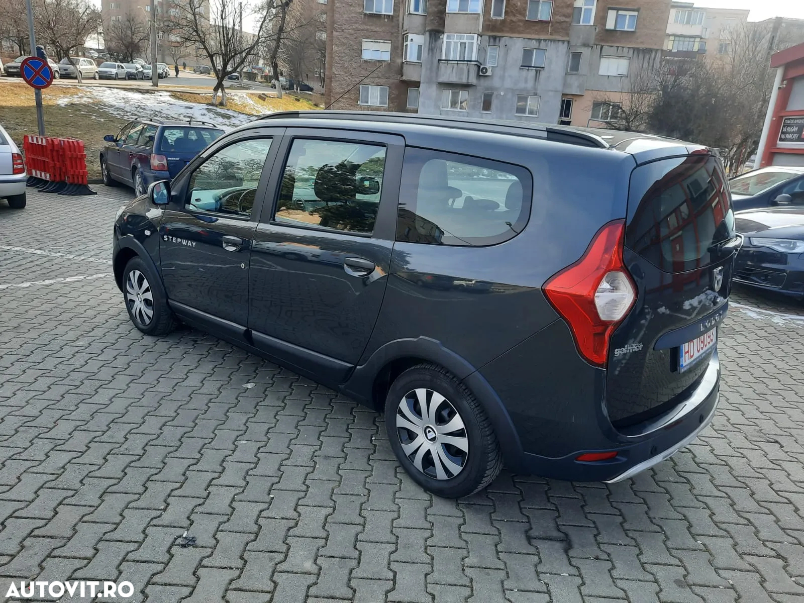 Dacia Lodgy 1.2 TCe 115 CP Stepway - 3
