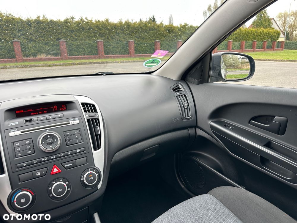 Kia Ceed 1.4 L Euro2012 - 32