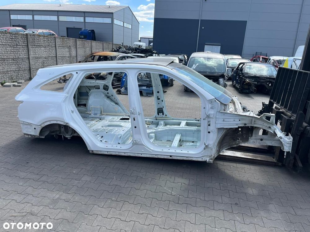 PRÓG PRAWY ĆWIARTKA SŁUPEK KIA SORENTO IV MQ4 2023 - 2