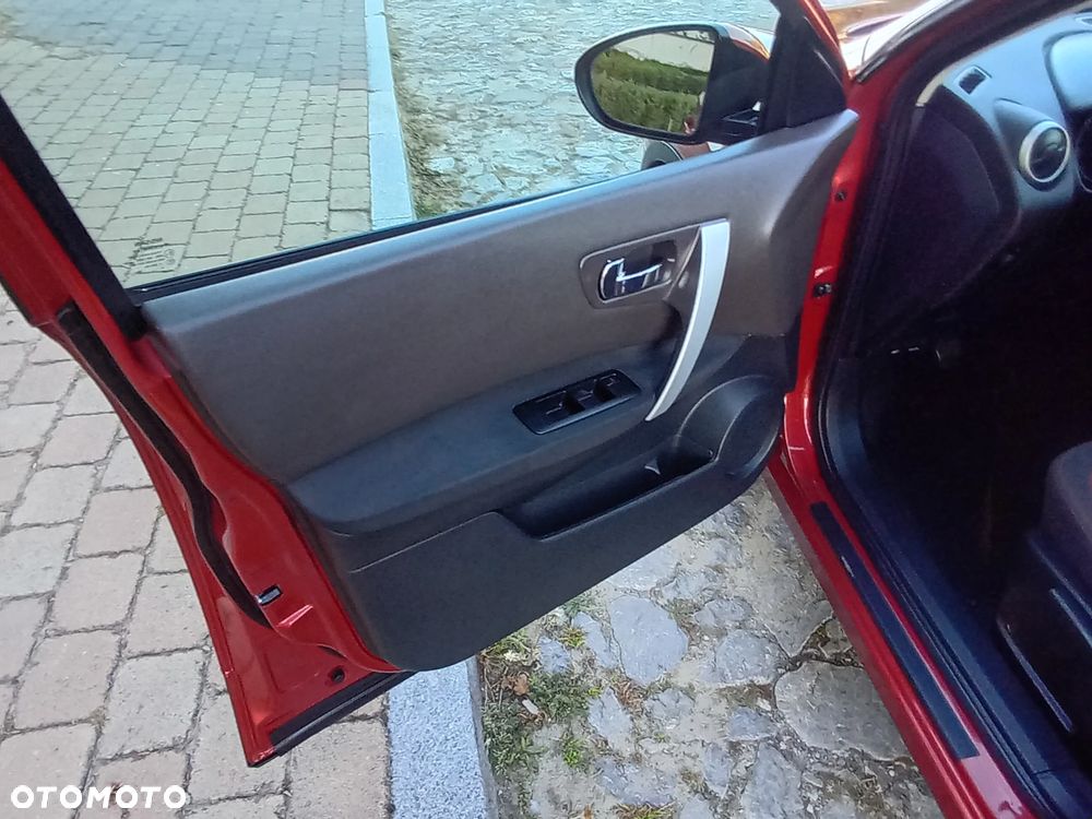 Nissan Qashqai - 25