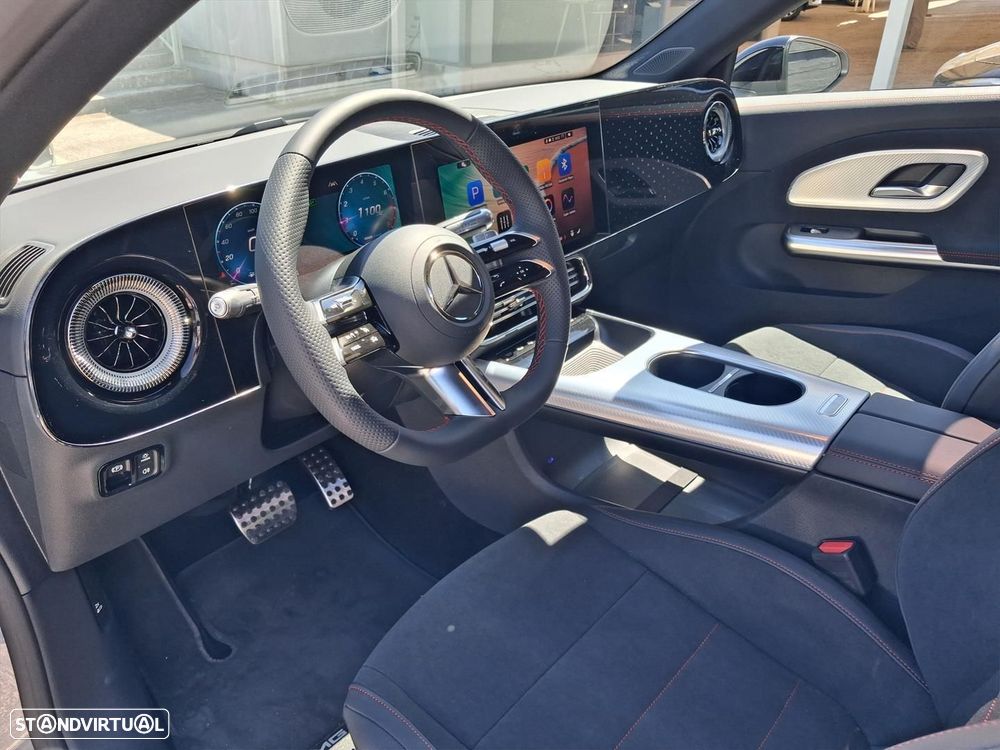 Mercedes-Benz CLA 220 Standard - 11