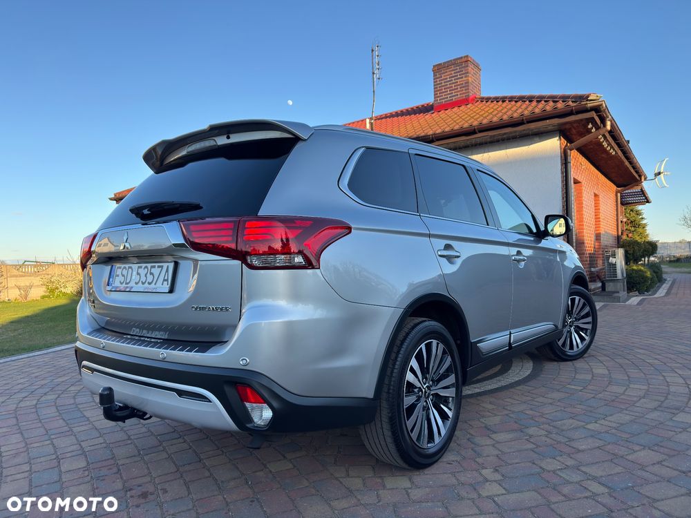Mitsubishi Outlander - 8