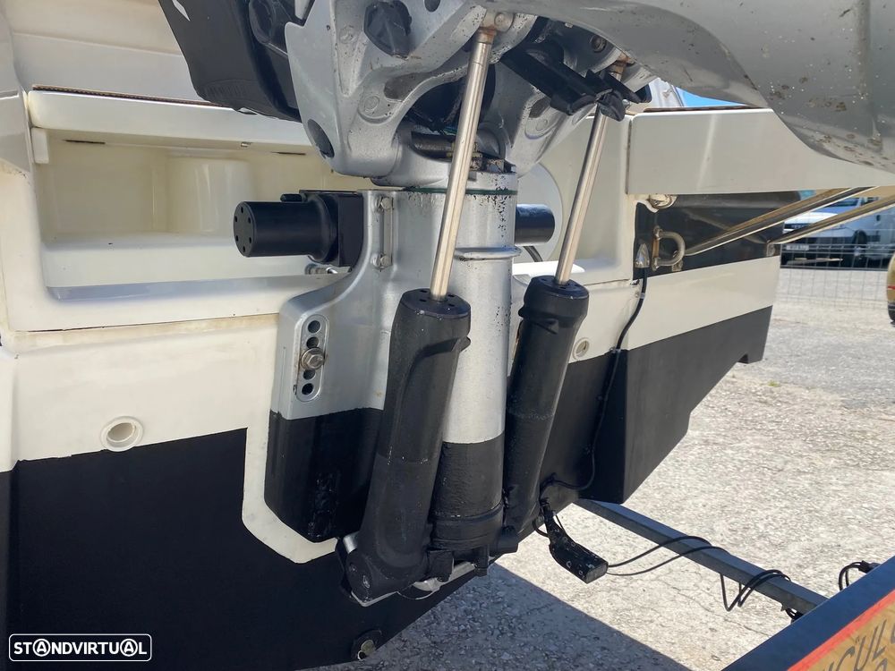 Quicksilver Activ 755 Sundeck - 6