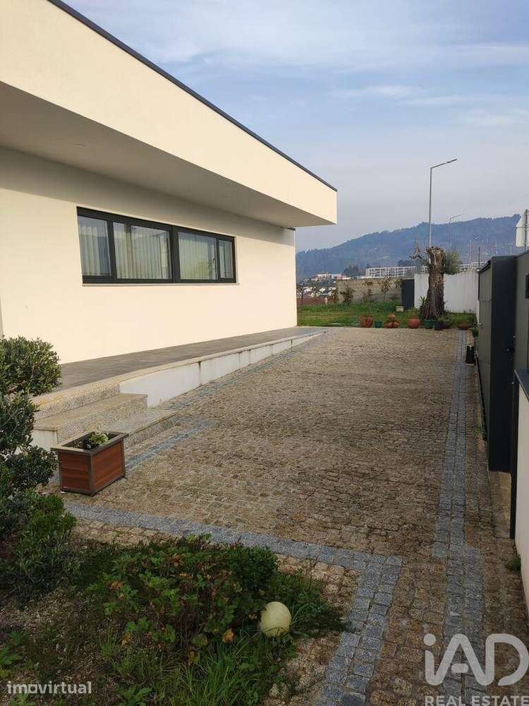 Casa / Villa em Ponte da Barca, Vila Nova de Muía e Paço Vedro de Maga - Grande imagem: 4/35