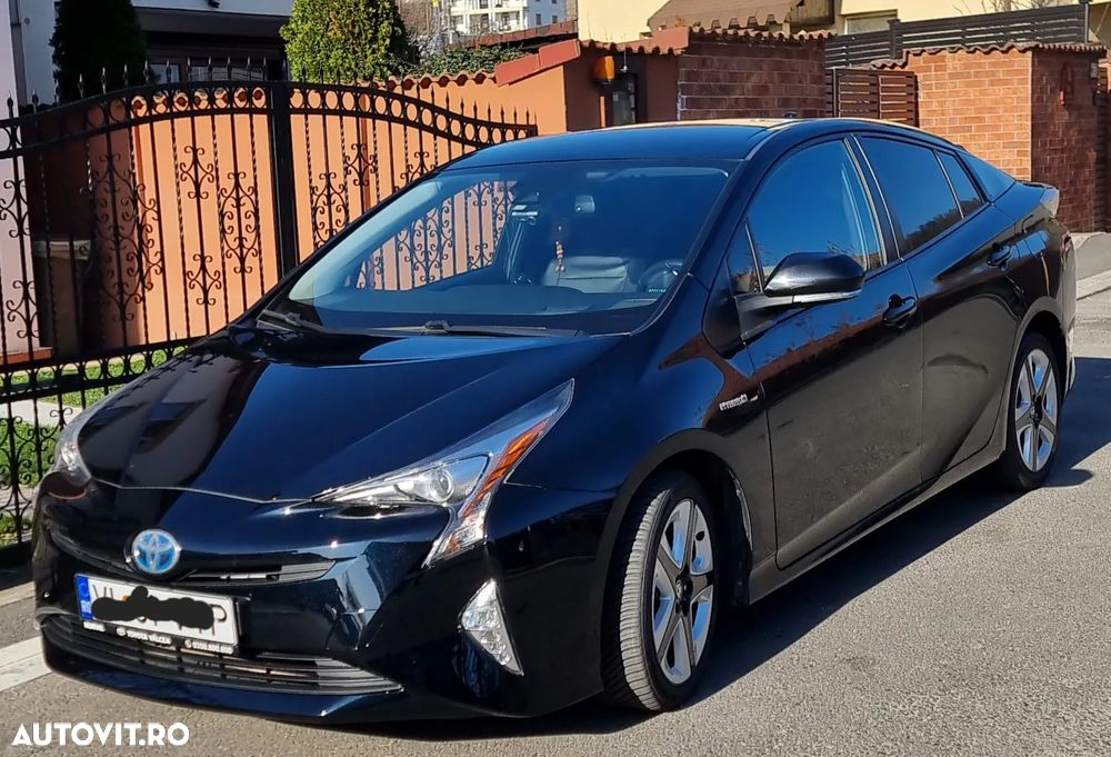 Toyota Prius Hybrid - 1