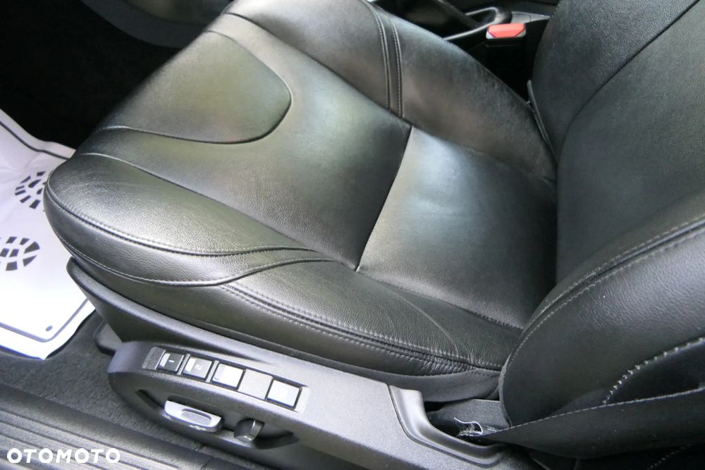 Volvo V40 D4 Summum - 21