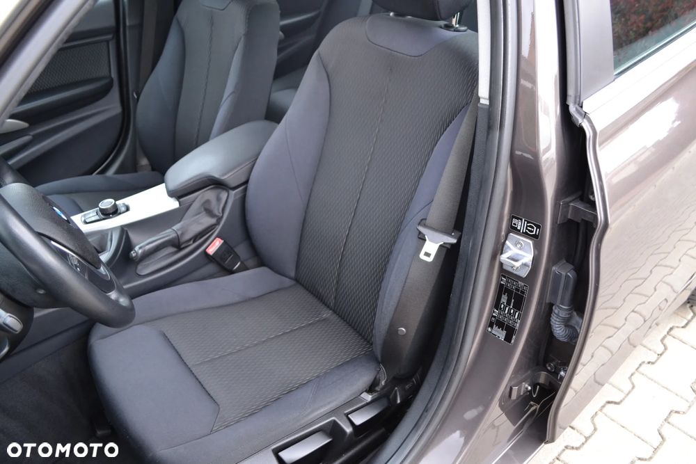 BMW Seria 3 - 33