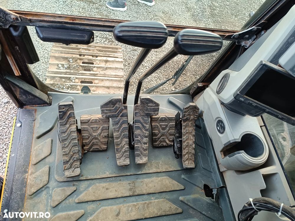 Caterpillar 320FL - 16