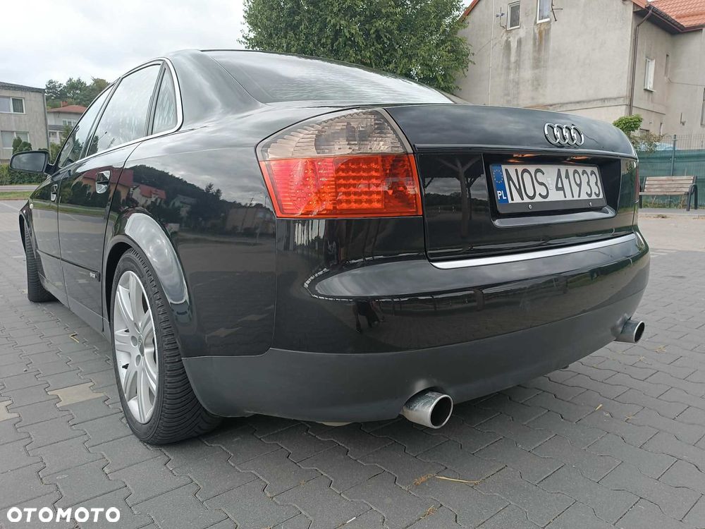 Audi A4 Limousine - 1