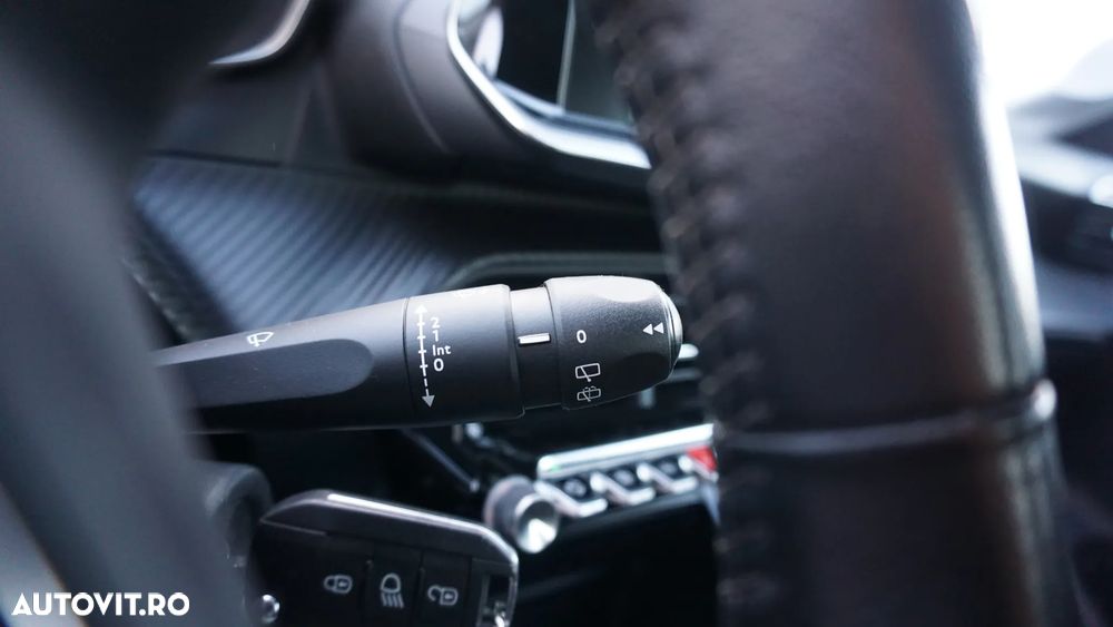 Peugeot 208 BlueHDi 100 GT - 19