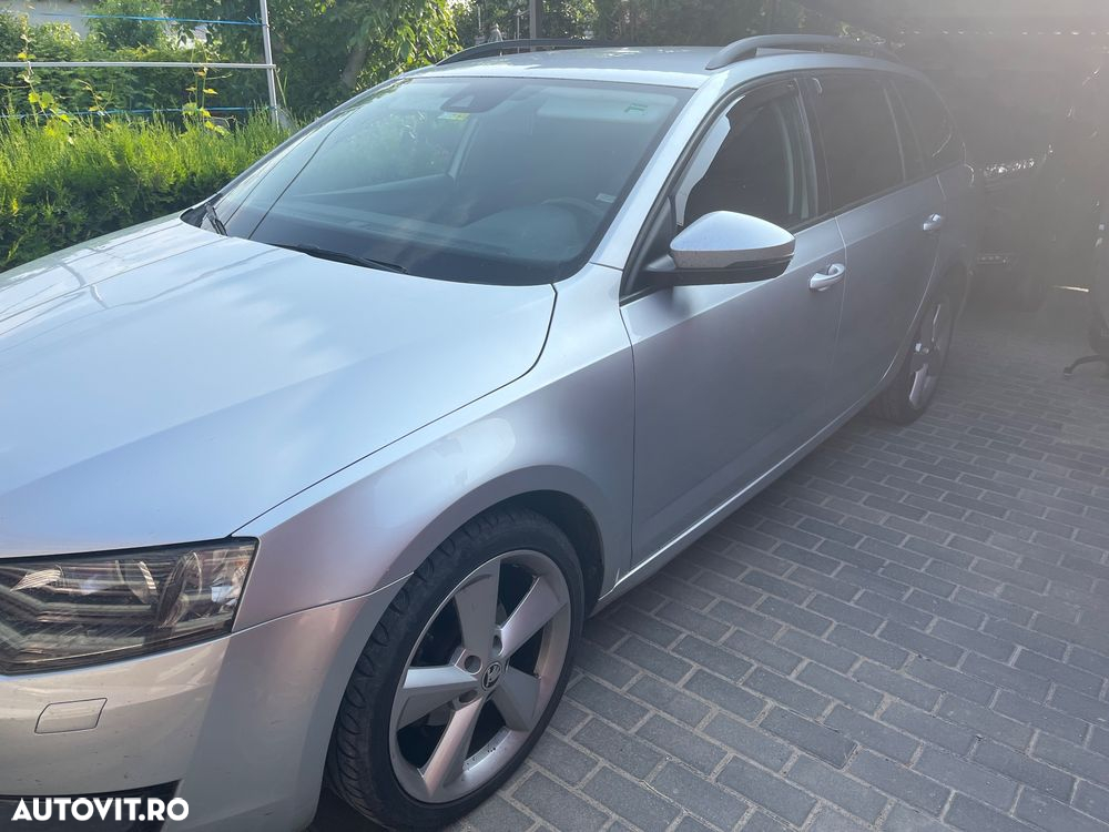 Skoda Octavia 1.6 TDI DSG Style - 4