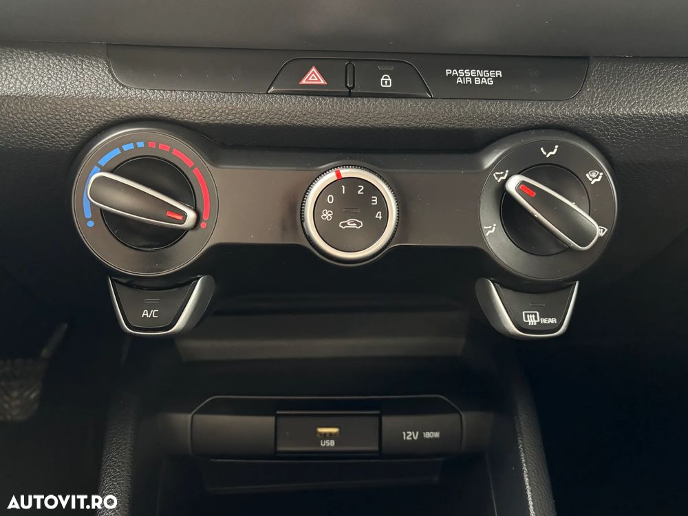 Kia Stonic 1.2 MPI 5MT Trend - 24